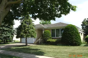 475 Courtesy Ln, Des Plaines, IL 60018 - Photo 1