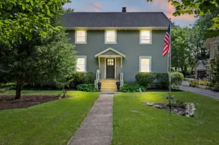 1018 DeKalb Ave, Sycamore, IL 60178 - Photo 1