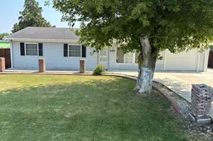 11071 E Fisher Rd, Rochelle, IL 60168 - Photo 1