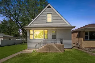 10846 S Sacramento Ave, Chicago, IL 60655 - Photo 1