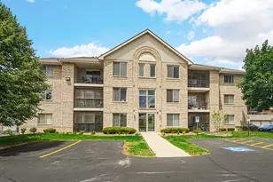 6840 Ridge Point Dr, Oak Forest, IL 60452 - Photo 1