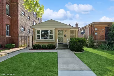 9542 S Prairie Avenue, Chicago, IL 60628 - Photo 1