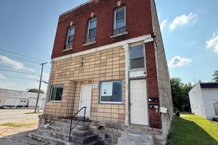 195 S Schuyler Ave, Bradley, IL 60915 - Photo 1