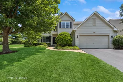 205 Meadowlark Circle, Lindenhurst, IL 60046 - Photo 1