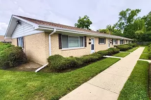 841 Valley Stream Dr, Wheeling, IL 60090 - Photo 1