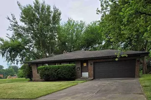 158 S Prairie Ave, Bloomingdale, IL 60108 - Photo 1