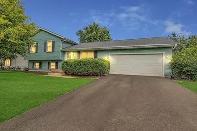 198 N Dogwood Street, Cortland, IL 60112 - Photo 1