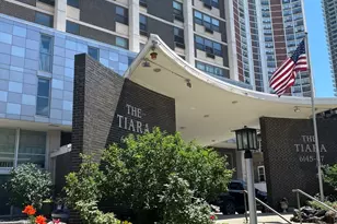 6145 N Sheridan Rd, Chicago, IL 60660 - Photo 1