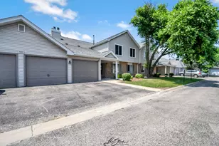 7000 Remington Ct, Woodridge, IL 60517 - Photo 1