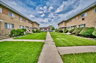 9666 Lois Dr, Des Plaines, IL 60016 - Photo 1