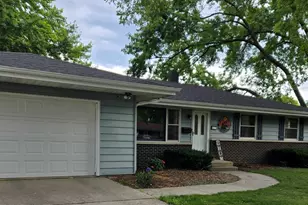 811 N Glenwood Pl, Aurora, IL 60506 - Photo 1