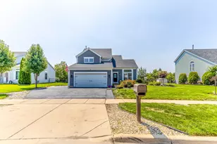 895 Franklin Ave, South Elgin, IL 60177 - Photo 1