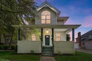 113 N Warwick Ave, Westmont, IL 60559 - Photo 1