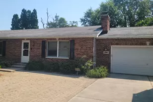 390 N East St, Somonauk, IL 60552 - Photo 1