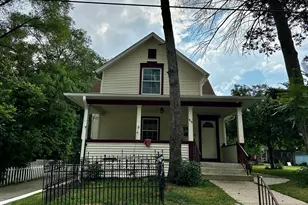 39 Leonard St, Elgin, IL 60123 - Photo 1