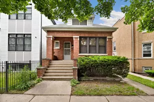 3838 W Cornelia Ave, Chicago, IL 60618 - Photo 1