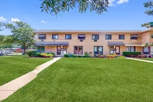 982 N Wheeling Rd, Mount Prospect, IL 60056 - Photo 1