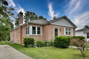 1747 Linneman St, Glenview, IL 60025 - Photo 1