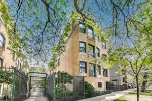 7021 N Sheridan Rd, Chicago, IL 60626 - Photo 1