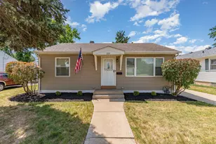 119 Riverside Dr, Montgomery, IL 60538 - Photo 1