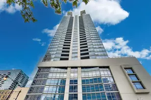 100 E 14th St, Chicago, IL 60605 - Photo 1