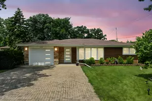 112 N Cedar Ave, Wood Dale, IL 60191 - Photo 1