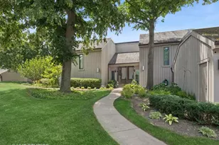 97 Thornhill Ln, Lake Barrington, IL 60010 - Photo 1