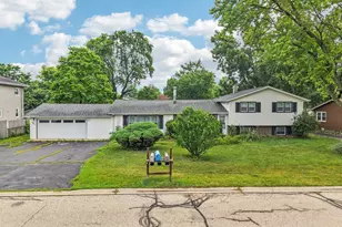 602 Daisy Ln, Round Lake Beach, IL 60073 - Photo 1