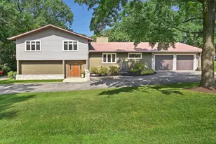 9260 S 86th Ave, Hickory Hills, IL 60457 - Photo 1