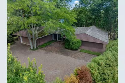 1045 Hillcrest Road, Glencoe, IL 60022 - Photo 1