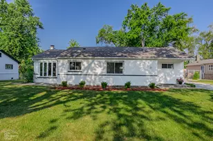 620 Ashland St, Hoffman Estates, IL 60169 - Photo 1