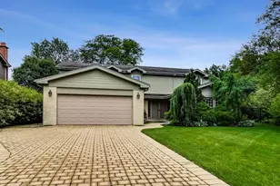 1194 Oxford Ct, Highland Park, IL 60035 - Photo 1