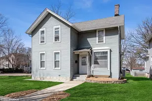 555 S Lasalle St, Aurora, IL 60505 - Photo 1