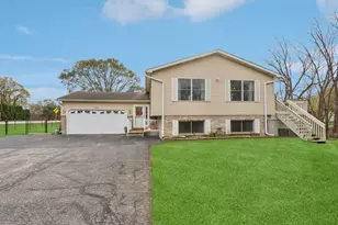 9997 W Paddock Ave, Beach Park, IL 60087 - Photo 1