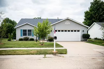 2107 10th Avenue, Sterling, IL 61081 - Photo 1