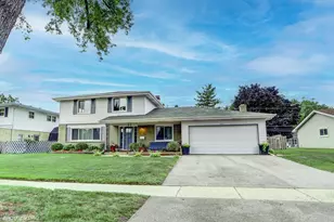 445 Kinkaid Ct, Des Plaines, IL 60016 - Photo 1