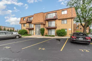 4827 W 109th St, Oak Lawn, IL 60453 - Photo 1