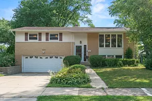 1245 E Plate Dr, Palatine, IL 60074 - Photo 1