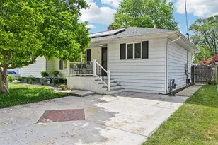 412 E South St, Peotone, IL 60468 - Photo 1