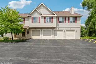 601 Foxridge Dr, Fox Lake, IL 60020 - Photo 1