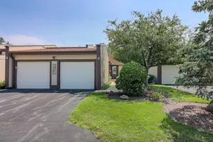 4 Sweetwood Ct, Indian Head Park, IL 60525 - Photo 1