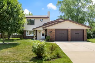 2121 W Weathersfield Way, Schaumburg, IL 60193 - Photo 1