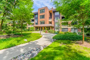 1401 Burr Oak Rd, Hinsdale, IL 60521 - Photo 1
