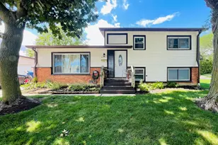 2001 Devonshire Rd, Waukegan, IL 60087 - Photo 1