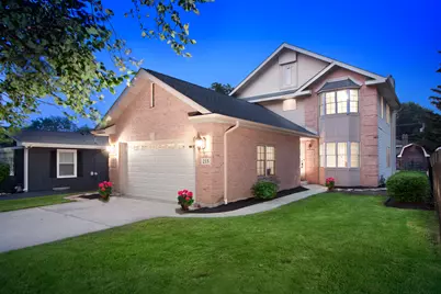 215 N Hager Avenue, Barrington, IL 60010 - Photo 1