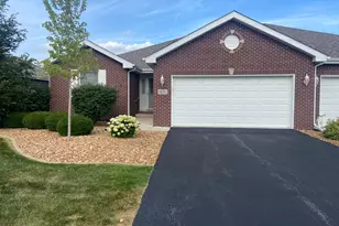 831 Oriole Dr, Peotone, IL 60468 - Photo 1