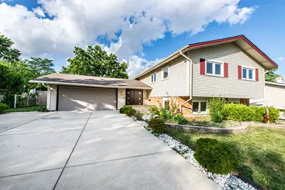 1665 Highland Boulevard, Hoffman Estates, IL 60169 - Photo 1