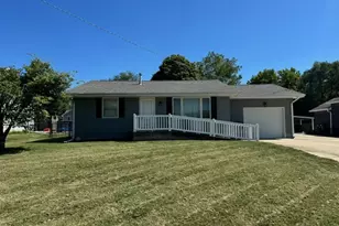 604 Elm St, Delavan, IL 61734 - Photo 1