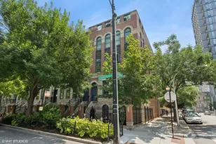 369 W Superior St, Chicago, IL 60654 - Photo 1