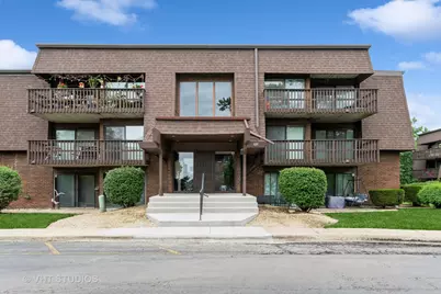 1620 Richmond Circle #207, Joliet, IL 60435 - Photo 1